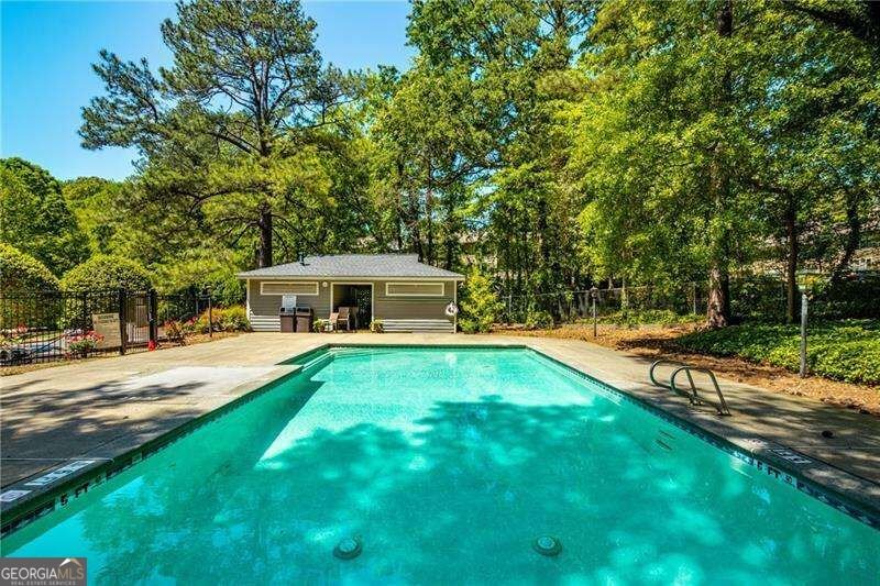 521 Warm Springs Circle Roswell - Photo 18