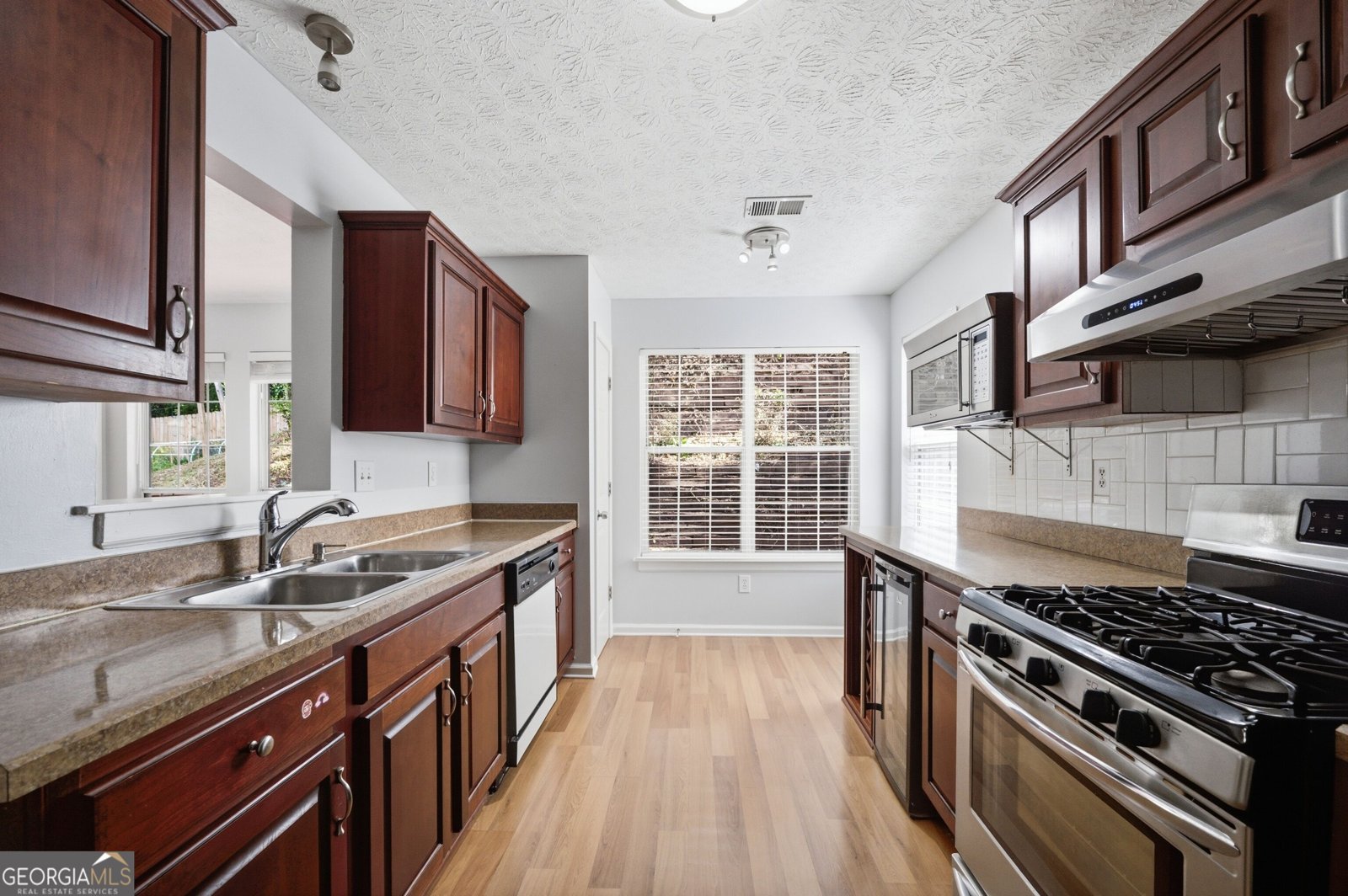 3279 Benthollow Lane Duluth - Photo 6