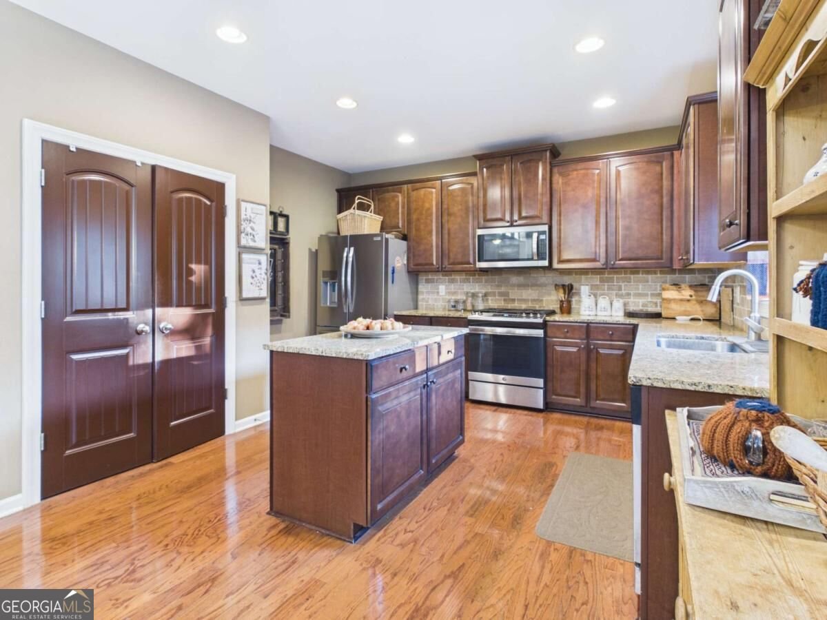 328 Field House Circle Lilburn - Photo 13