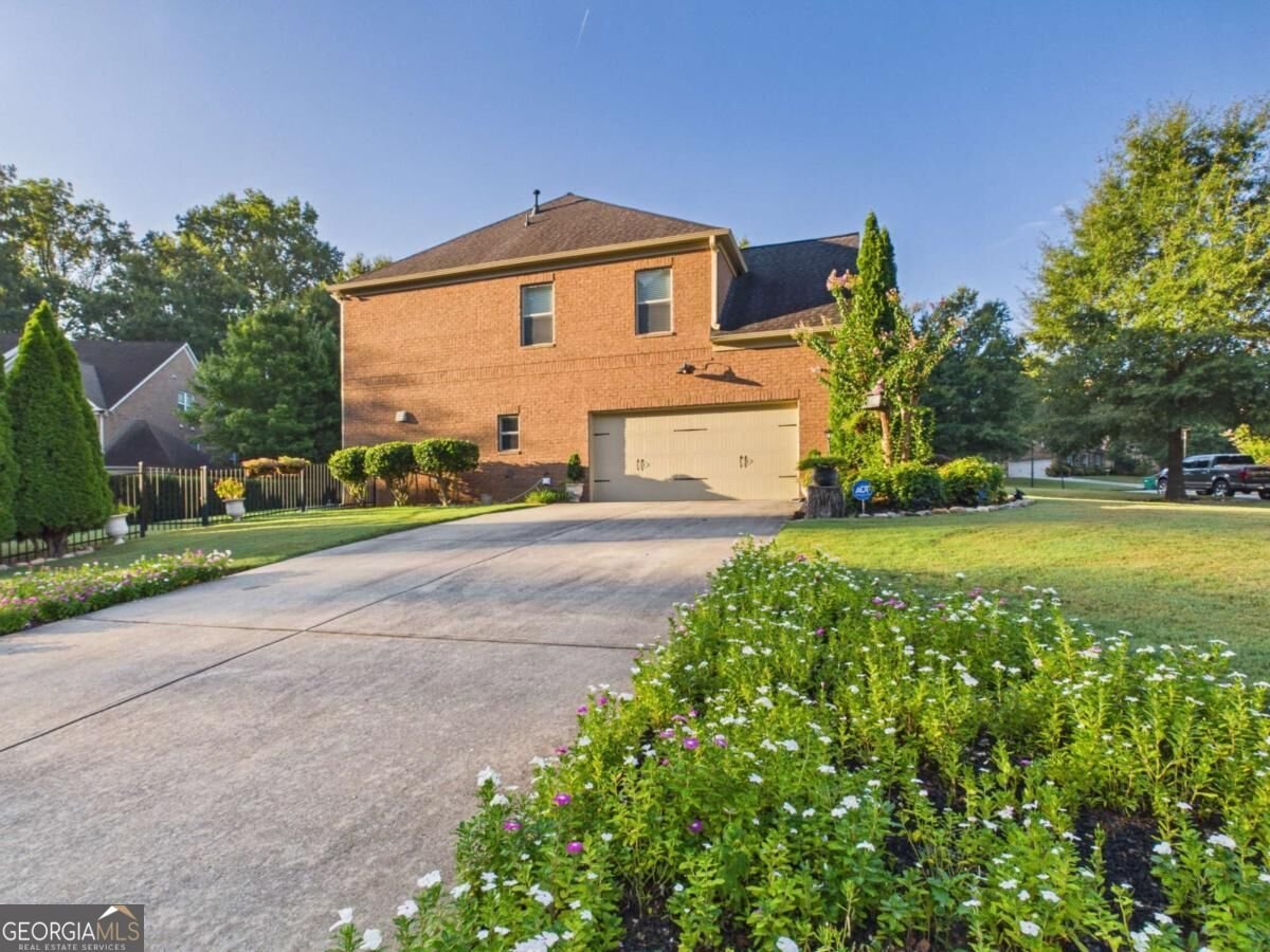 328 Field House Circle Lilburn - Photo 35
