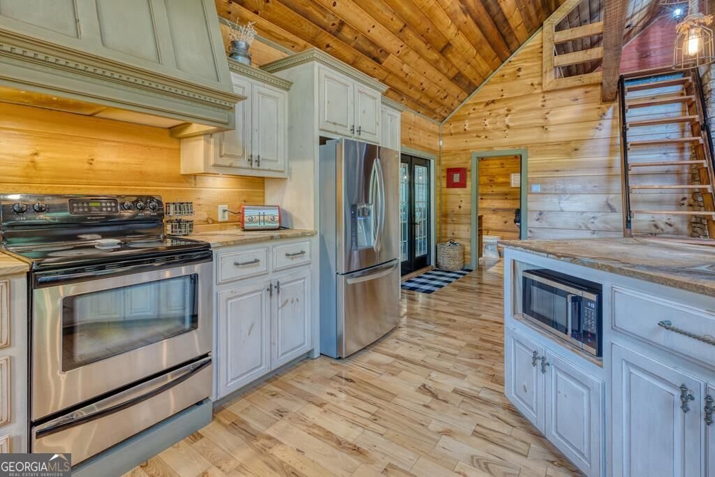 481 Mountain Top Drive Blue Ridge - Photo 16