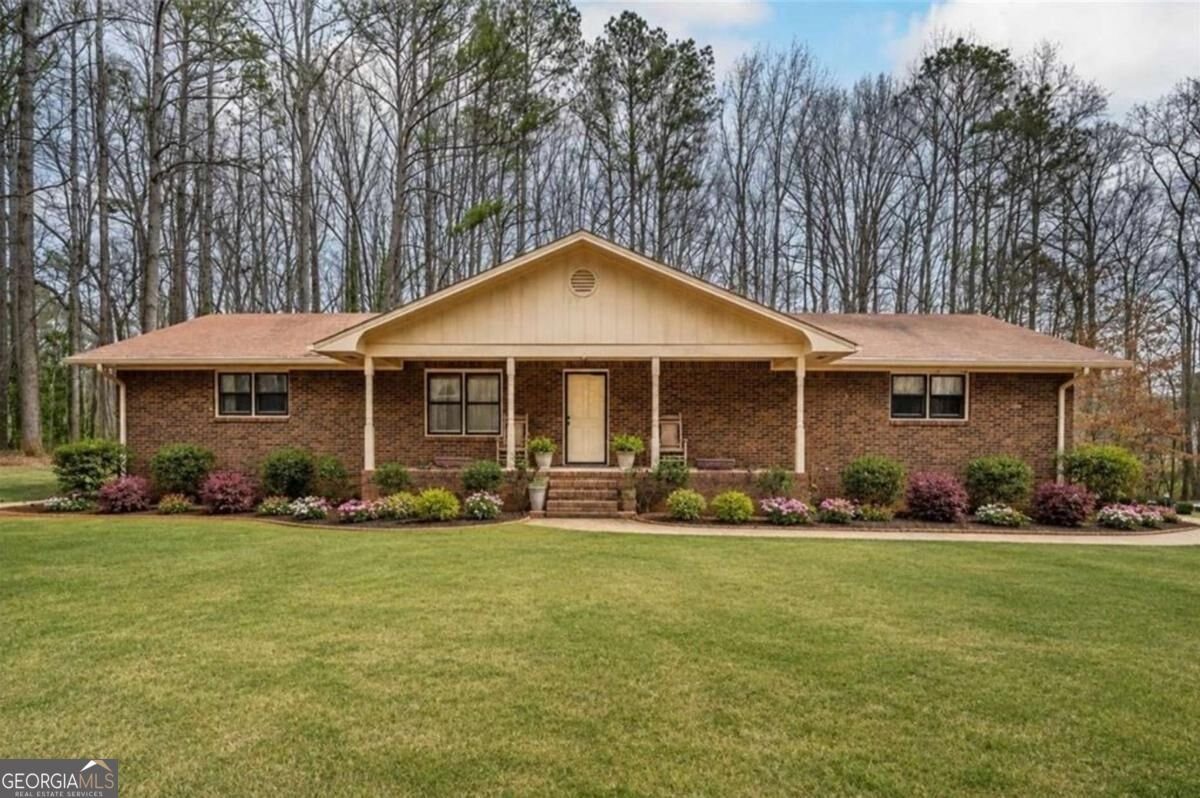 4505 Brookwood Drive Mableton - main photo