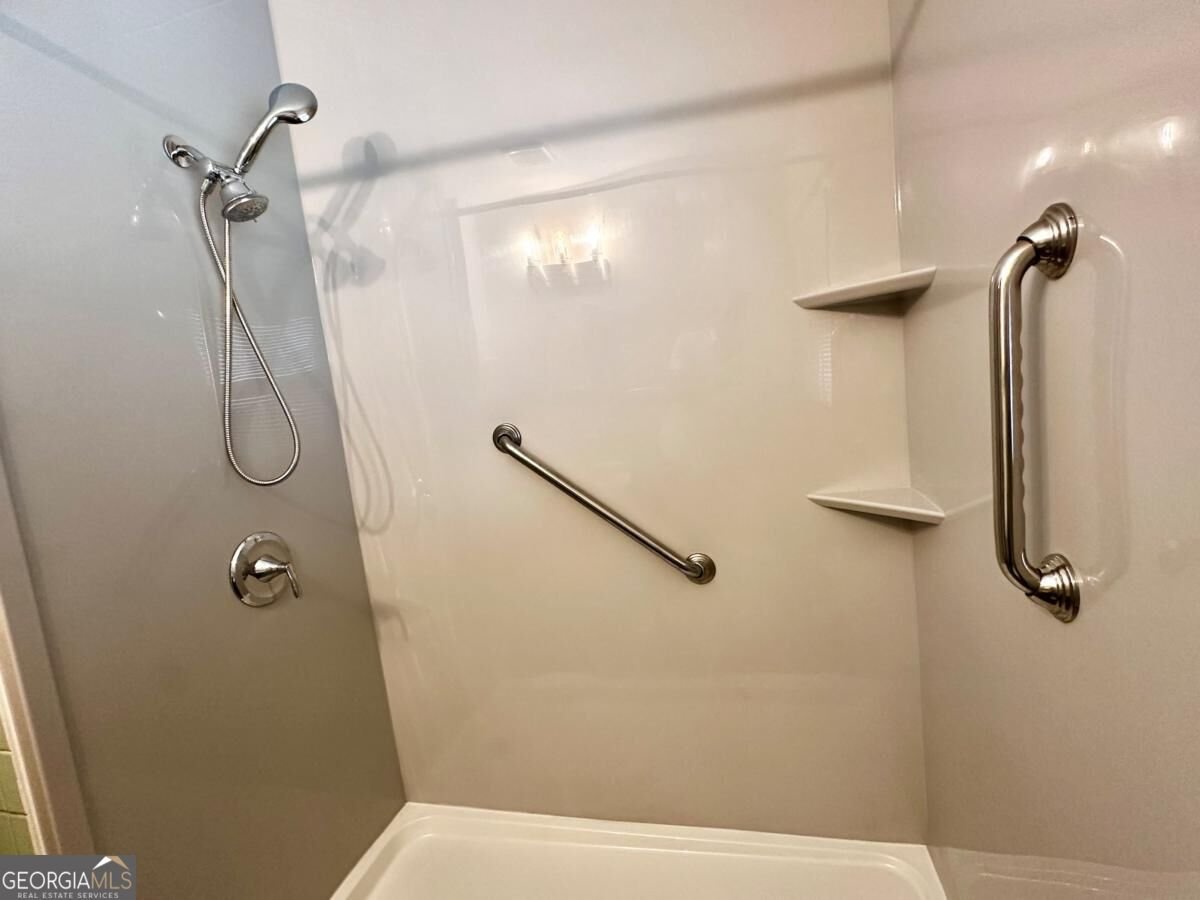 2183 Springdale Circle Atlanta - Photo 17