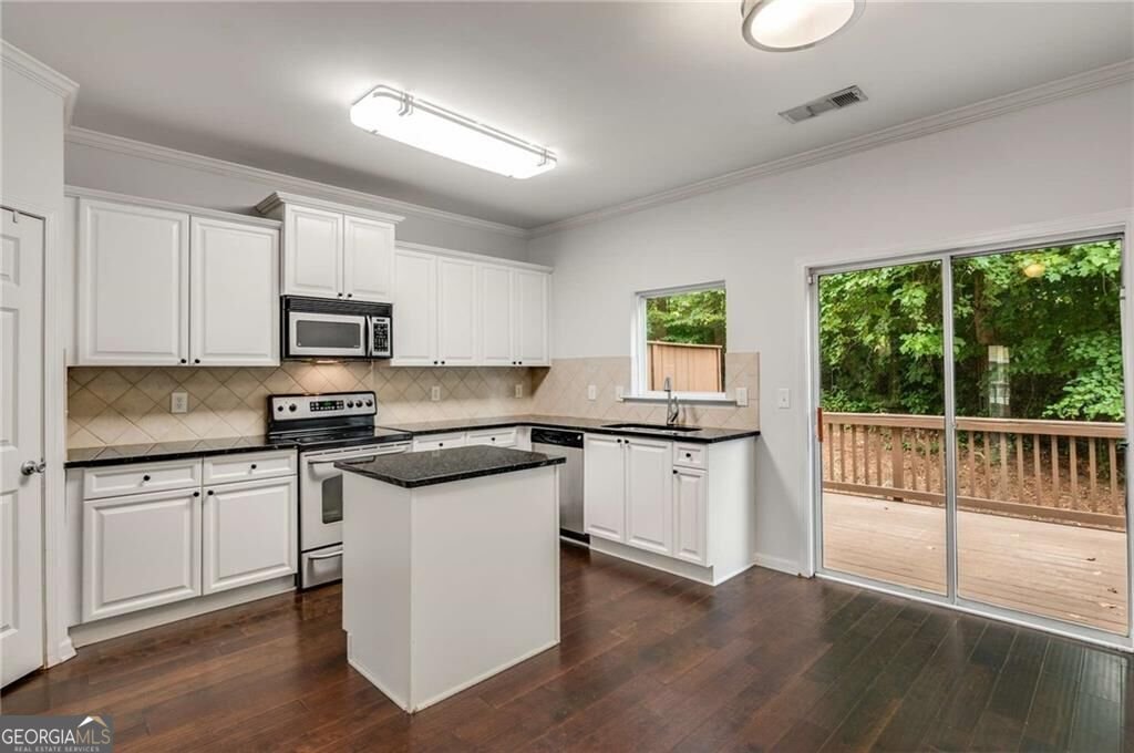 1368 Liberty Parkway Atlanta - Photo 11