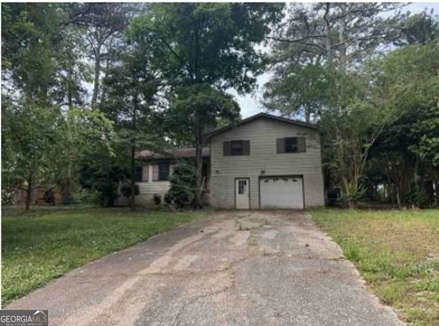 3815 Willowbrook Drive Douglasville - main photo