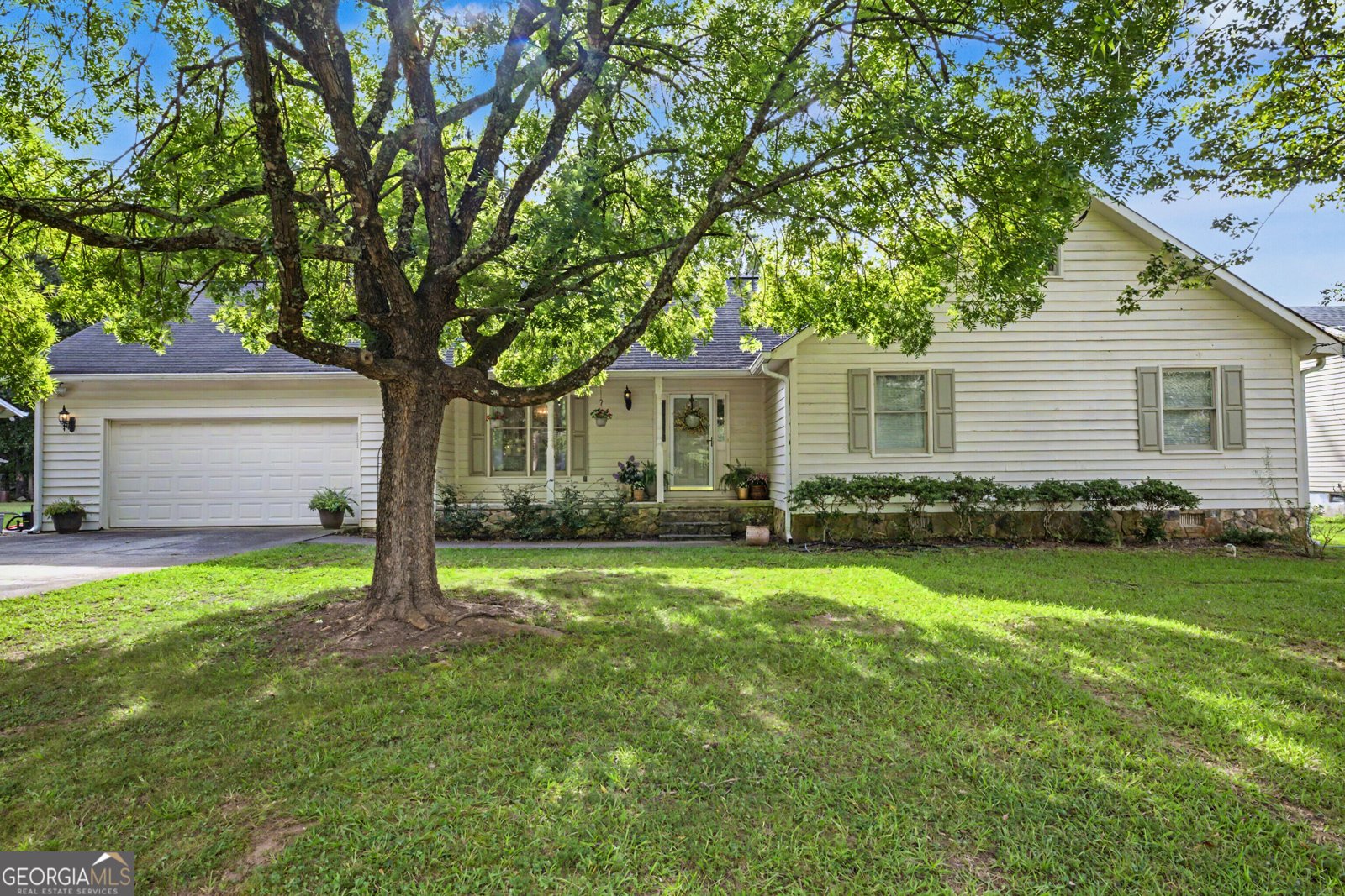 1728 Honeybee Creek Griffin - main photo