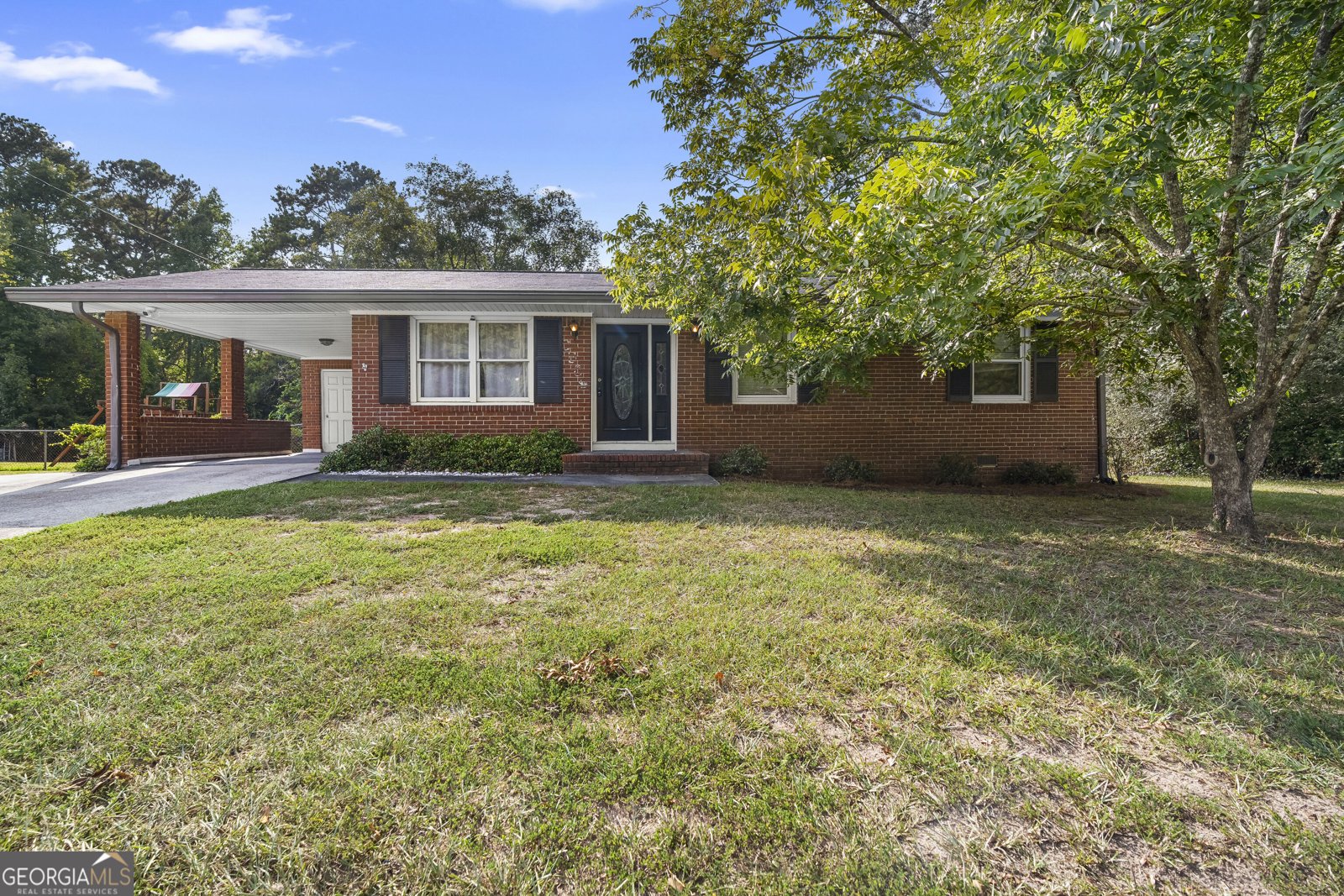151 Plantation Drive Fayetteville - main photo