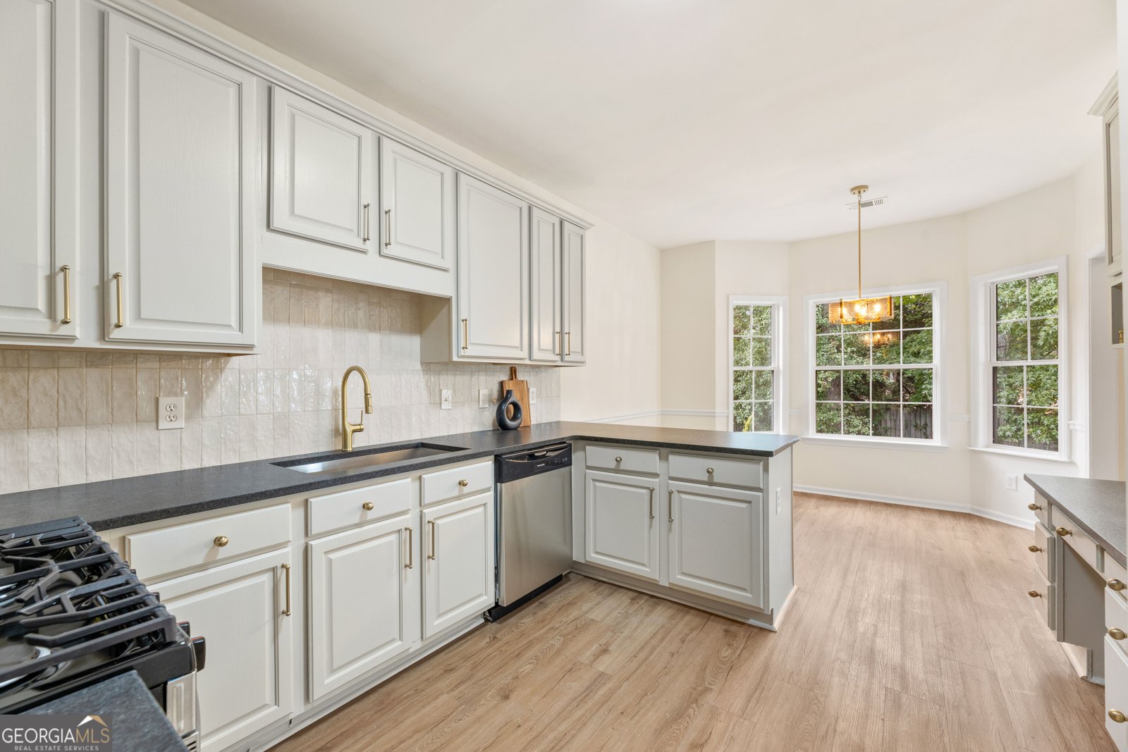 5500 Arrowind Road Lilburn - Photo 8