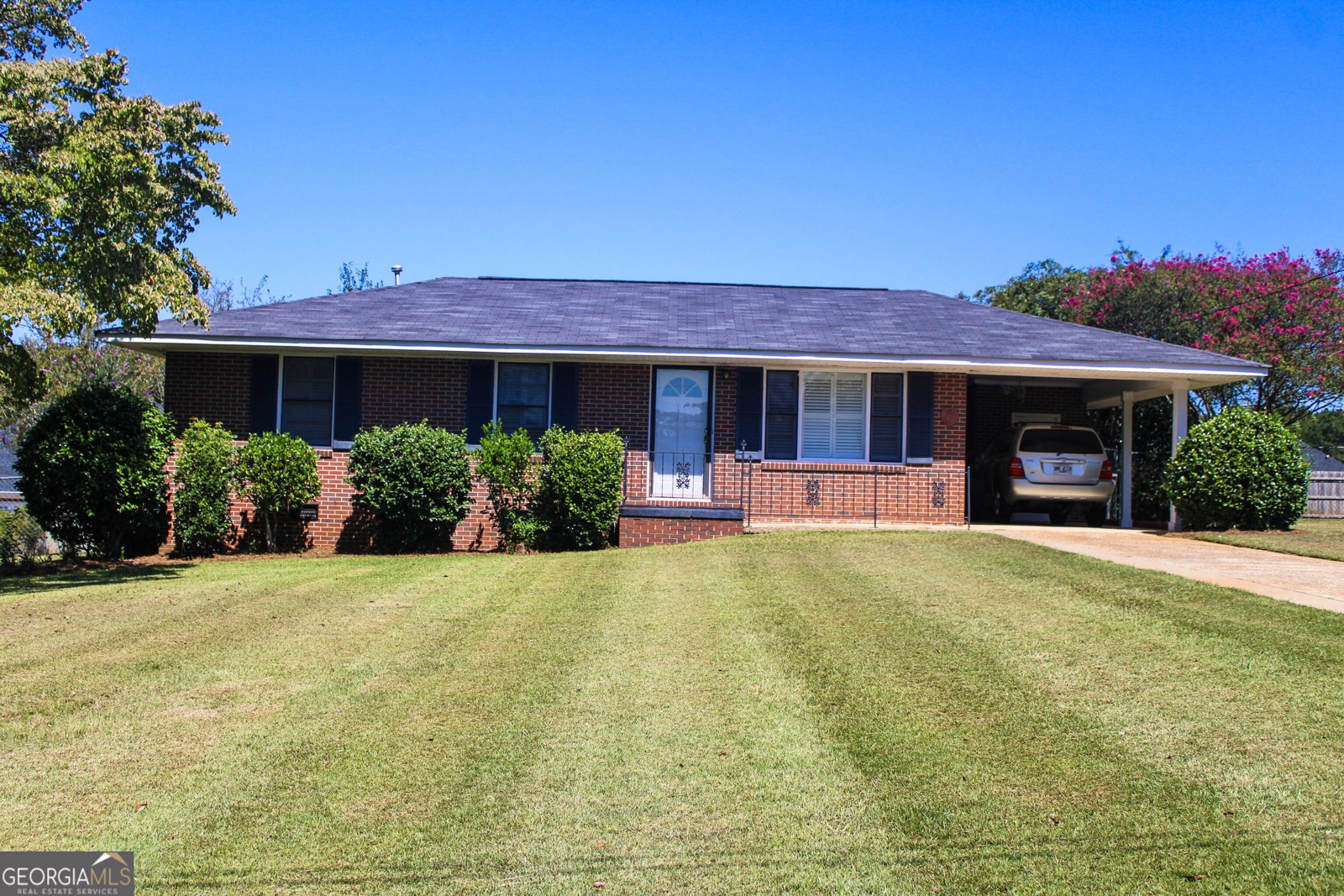 126 Chilton Crescent Lagrange - main photo