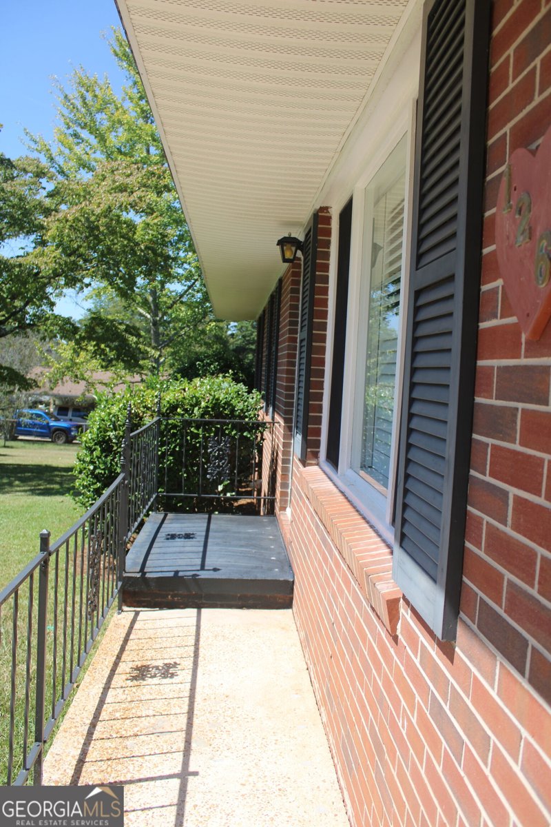 126 Chilton Crescent Lagrange - Photo 8