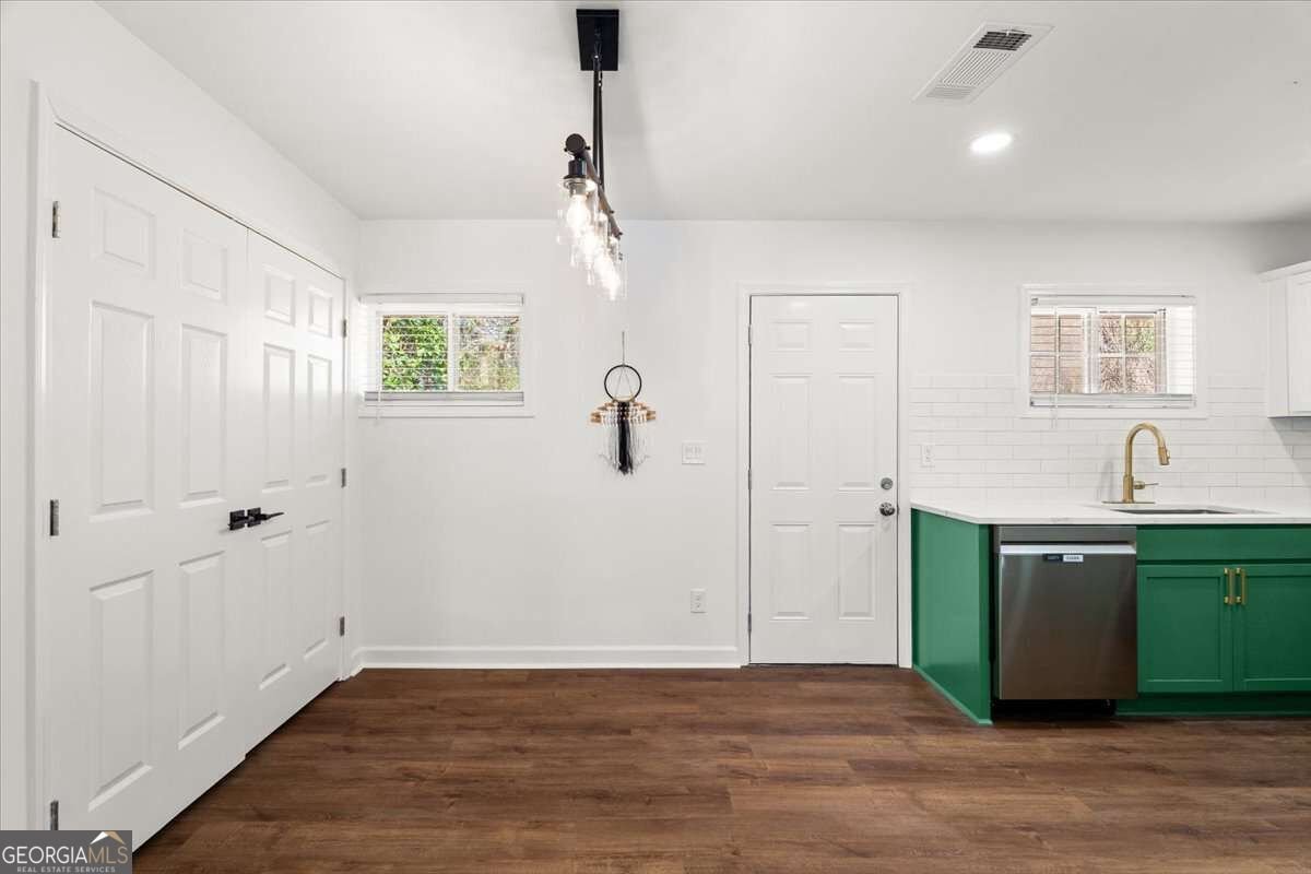 3770 Larkspur Terrace Decatur - Photo 8