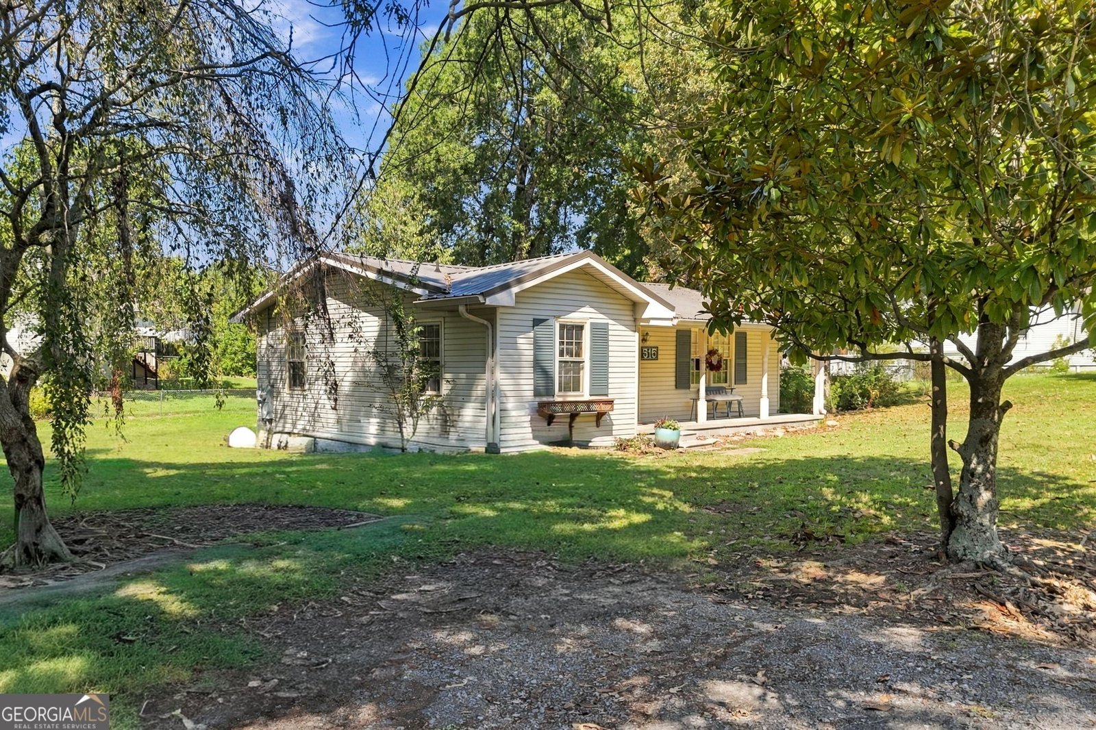 515 515 Avenue Chatsworth - main photo