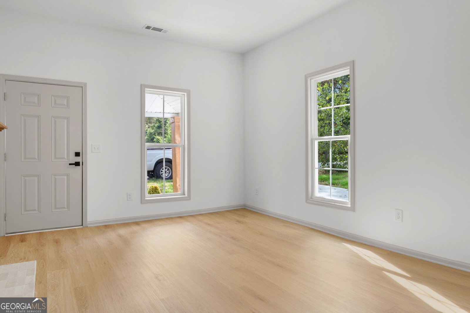 415 15th Street Griffin - Photo 8