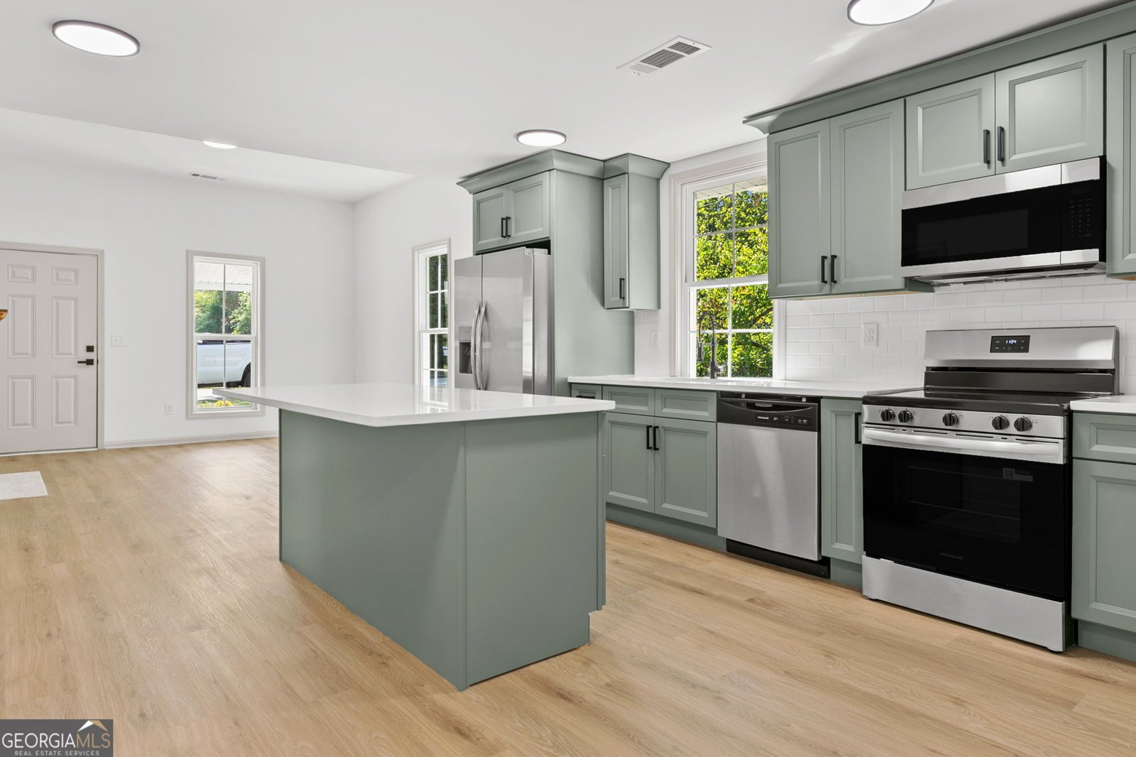 415 15th Street Griffin - Photo 9