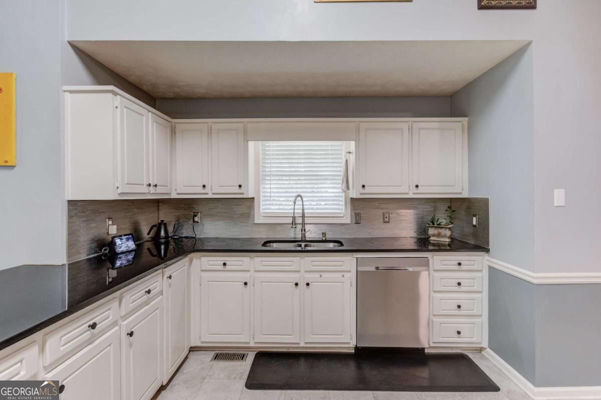 3244 Holly Stand Court Loganville - Photo 12