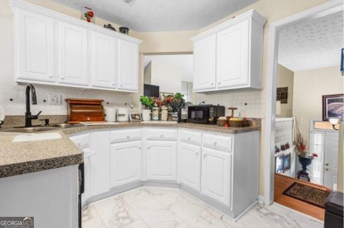 8107 Birch Walk Drive Riverdale - Photo 10