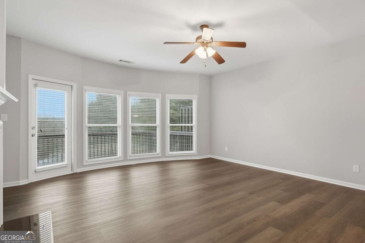372 Suwanee Avenue Suwanee - Photo 10