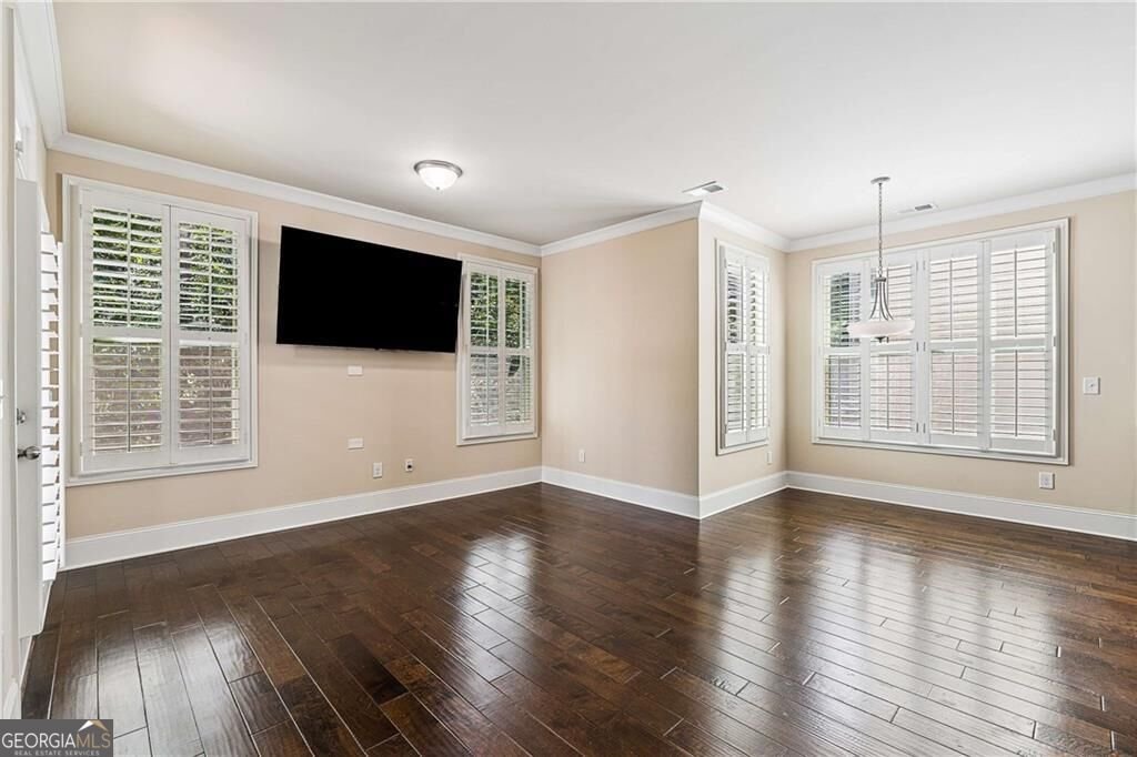 7695 Highland Bluff Sandy Springs - Photo 8