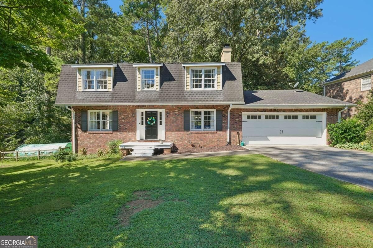 585 James Street Lilburn - main photo