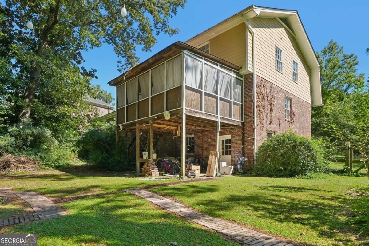 585 James Street Lilburn - Photo 21