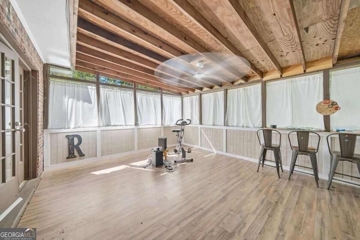 585 James Street Lilburn - Photo 8