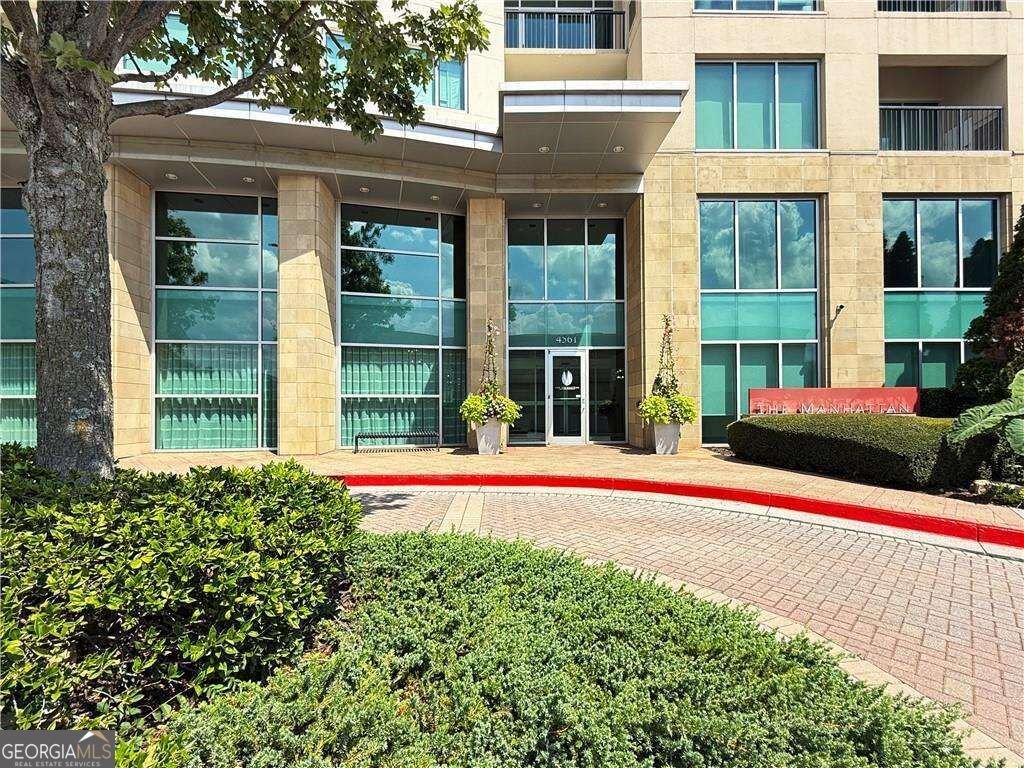 4561 Olde Perimeter Way Atlanta - main photo