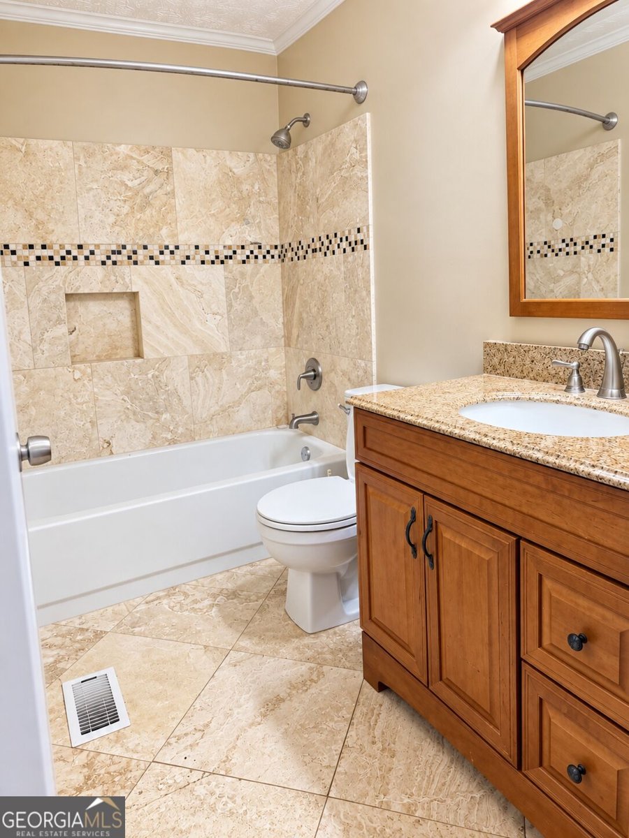 5104 Rock Glen Drive Stone Mountain - Photo 9