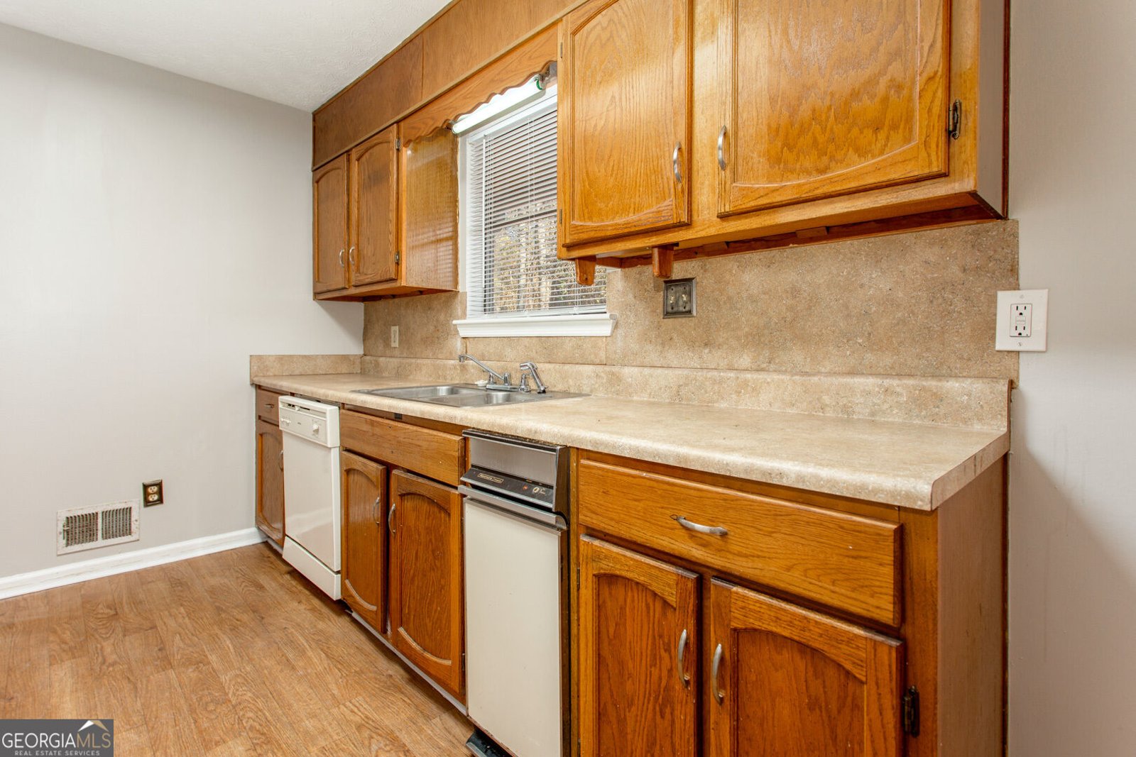 8642 Plumtree Drive Riverdale - Photo 9