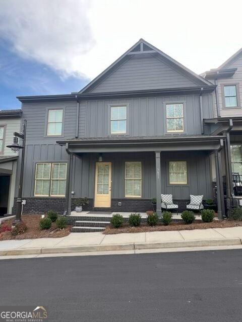 5611 Pine Street Flowery Branch - main photo