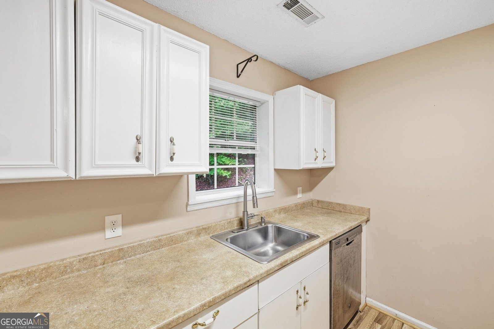 330 Clayton Avenue Clayton - Photo 19