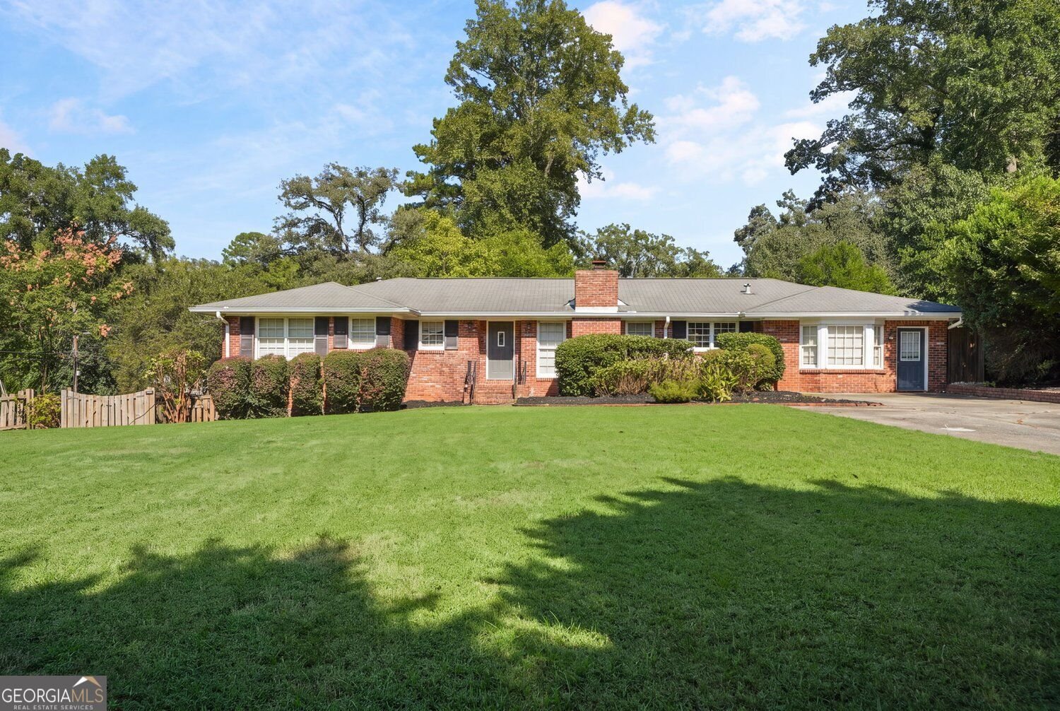 2579 Whiteleigh Drive Atlanta - main photo