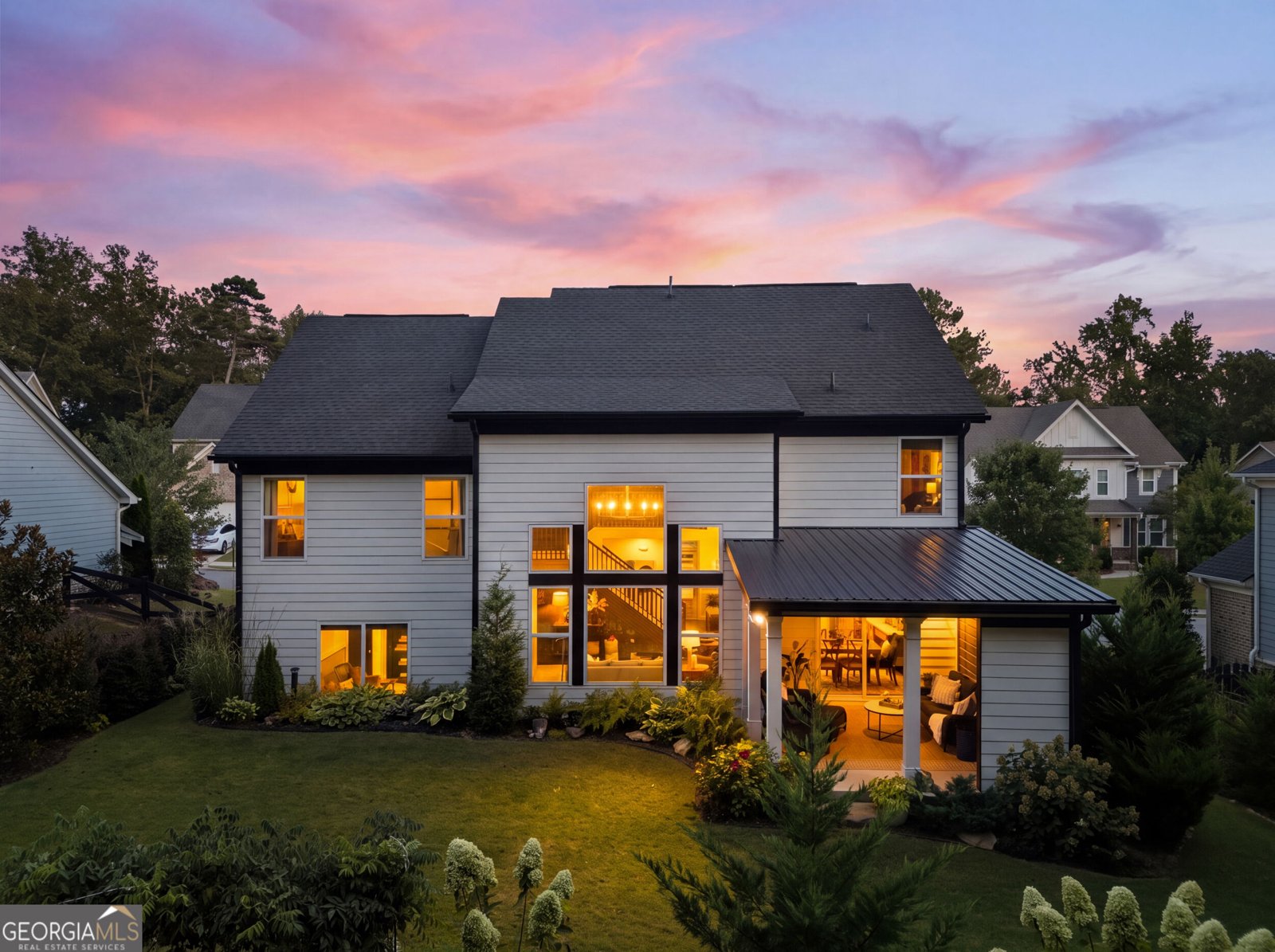 8020 Veranda Curve Ball Ground - main photo
