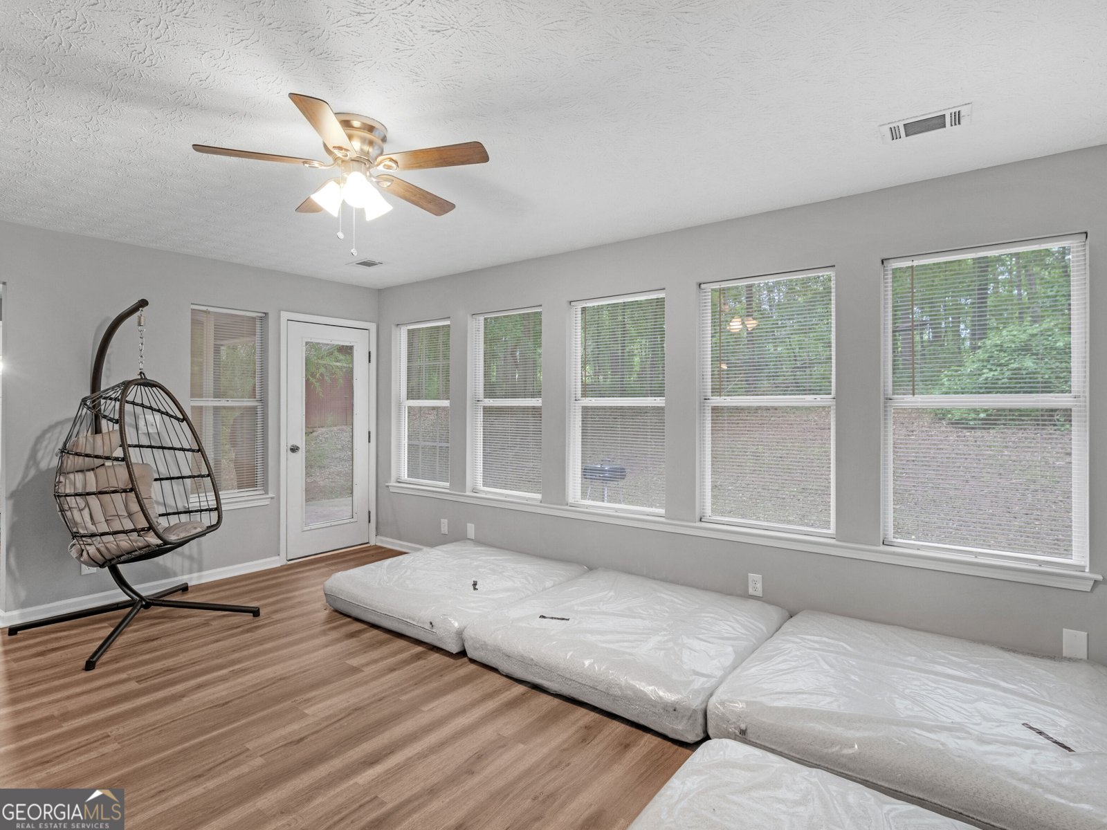 140 Oaklake Drive Covington - Photo 7