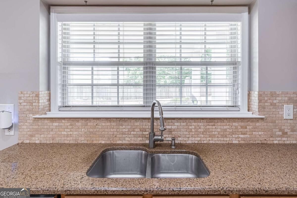 230 Albrighton Court Suwanee - Photo 16