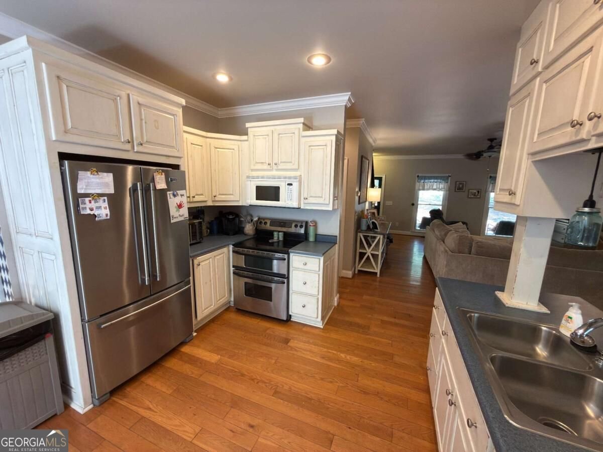 399 Grindstone Creek Drive Clarkesville - Photo 12