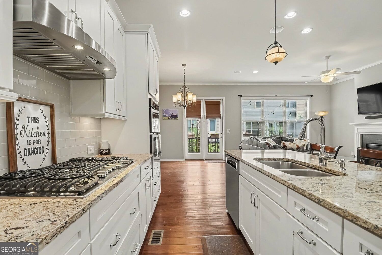 1011 Milhaven Drive Roswell - Photo 8