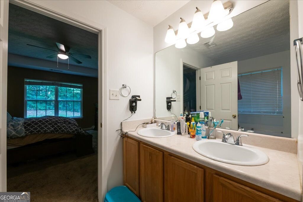 215 Highgrove Drive Covington - Photo 16