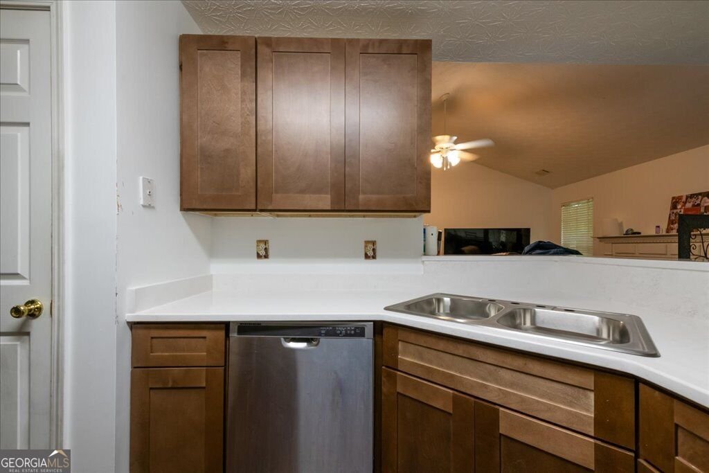 215 Highgrove Drive Covington - Photo 8