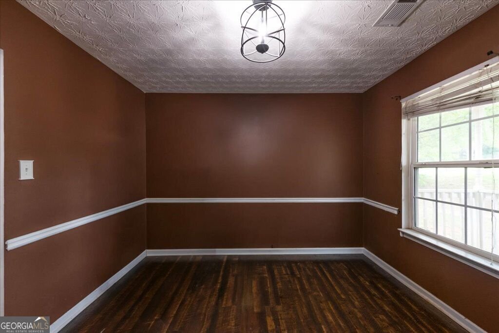 215 Highgrove Drive Covington - Photo 9