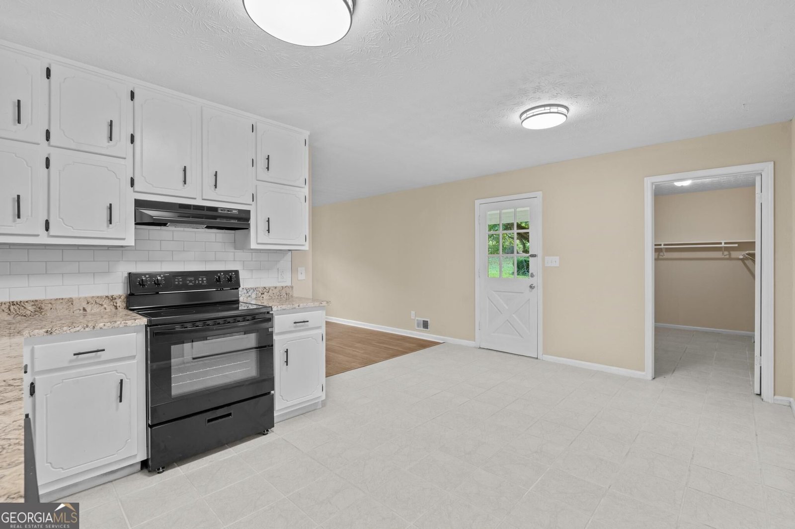 285 Amanda Court Stockbridge - Photo 11