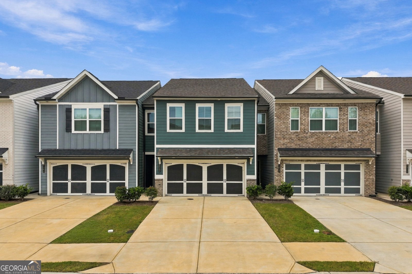 5313 Melbourne Lane Flowery Branch - main photo