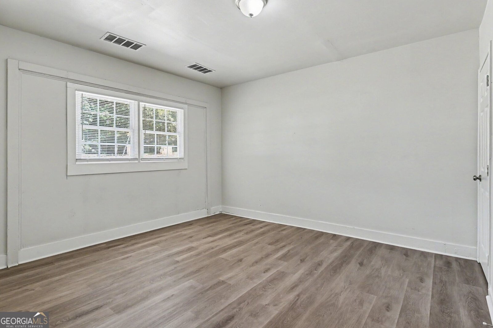 5041 Mountain Street Stone Mountain - Photo 11