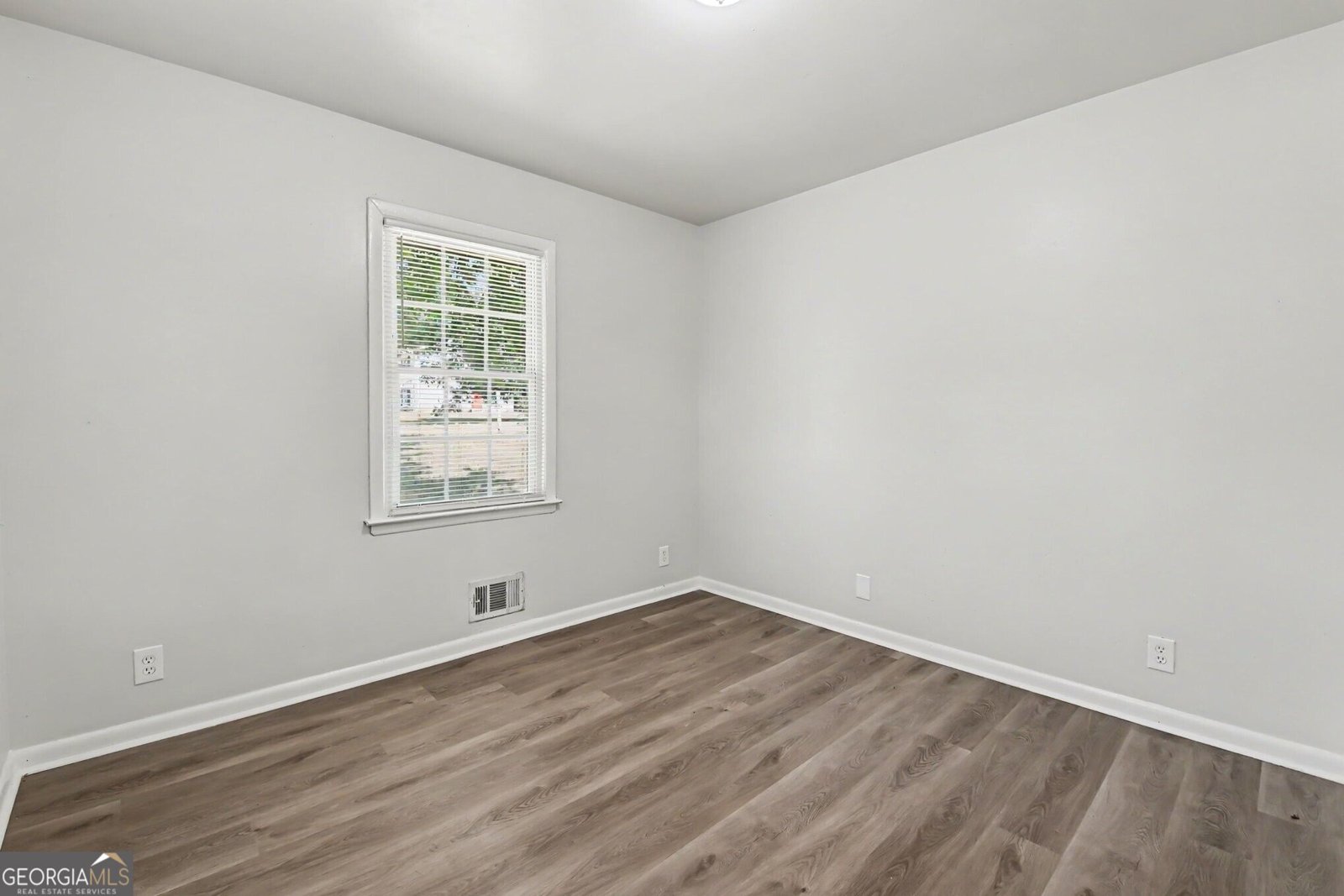 5041 Mountain Street Stone Mountain - Photo 18