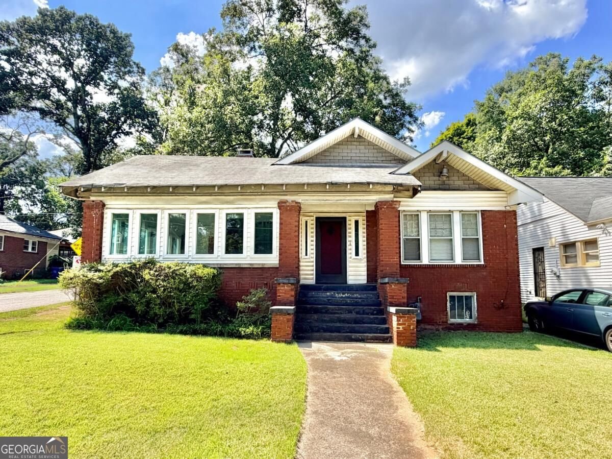 1563 Sylvan Road Atlanta - main photo