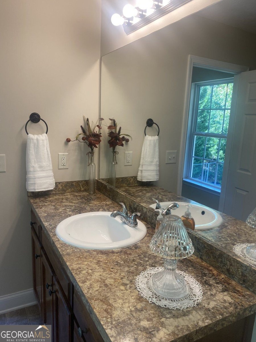 5482 Latham Manor Drive Gainesville - Photo 12