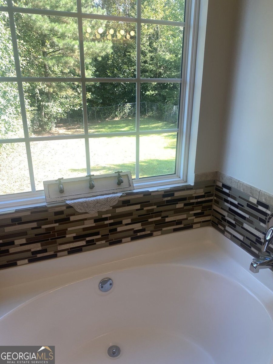 5482 Latham Manor Drive Gainesville - Photo 13