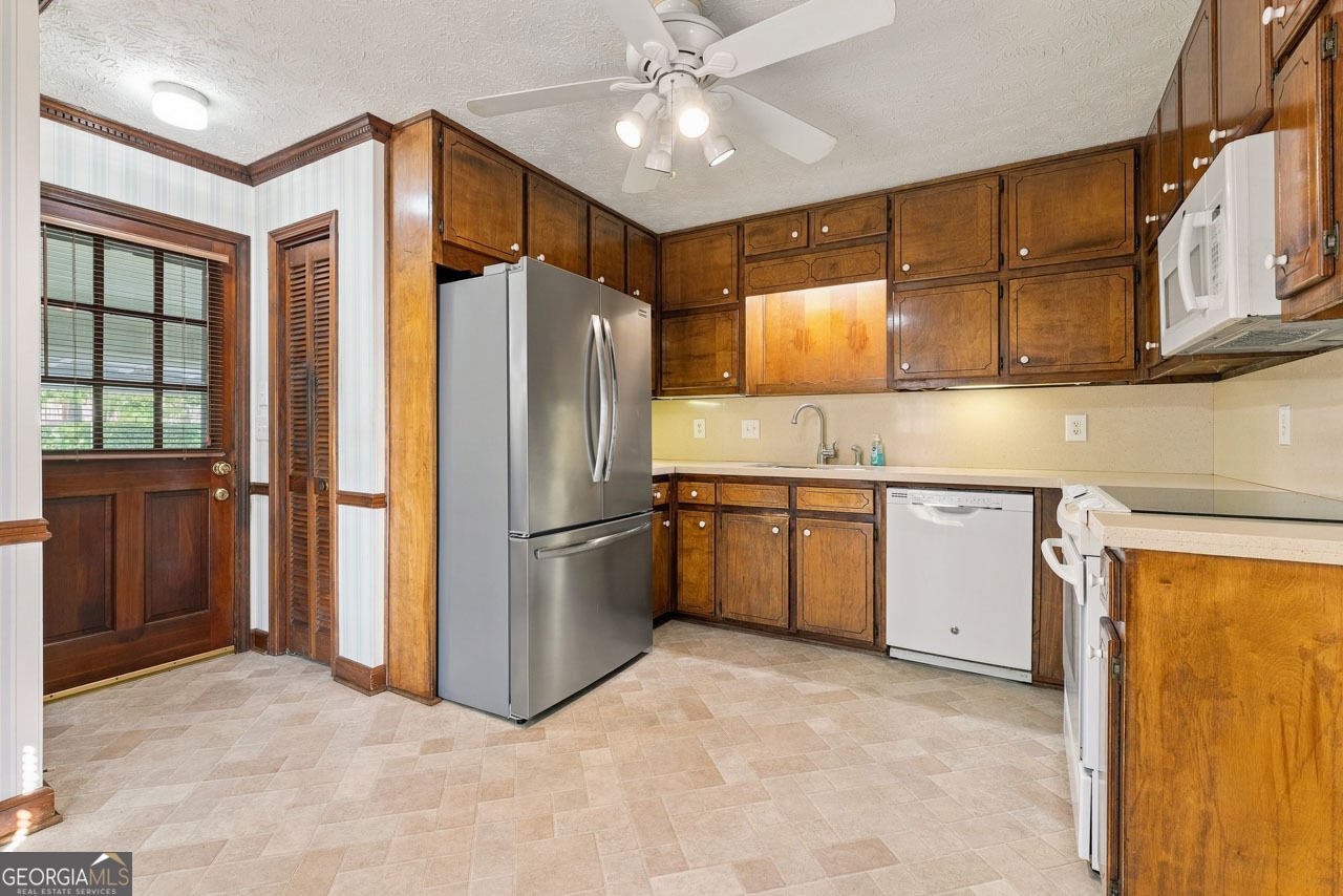 1761 Honey Creek Road Conyers - Photo 30