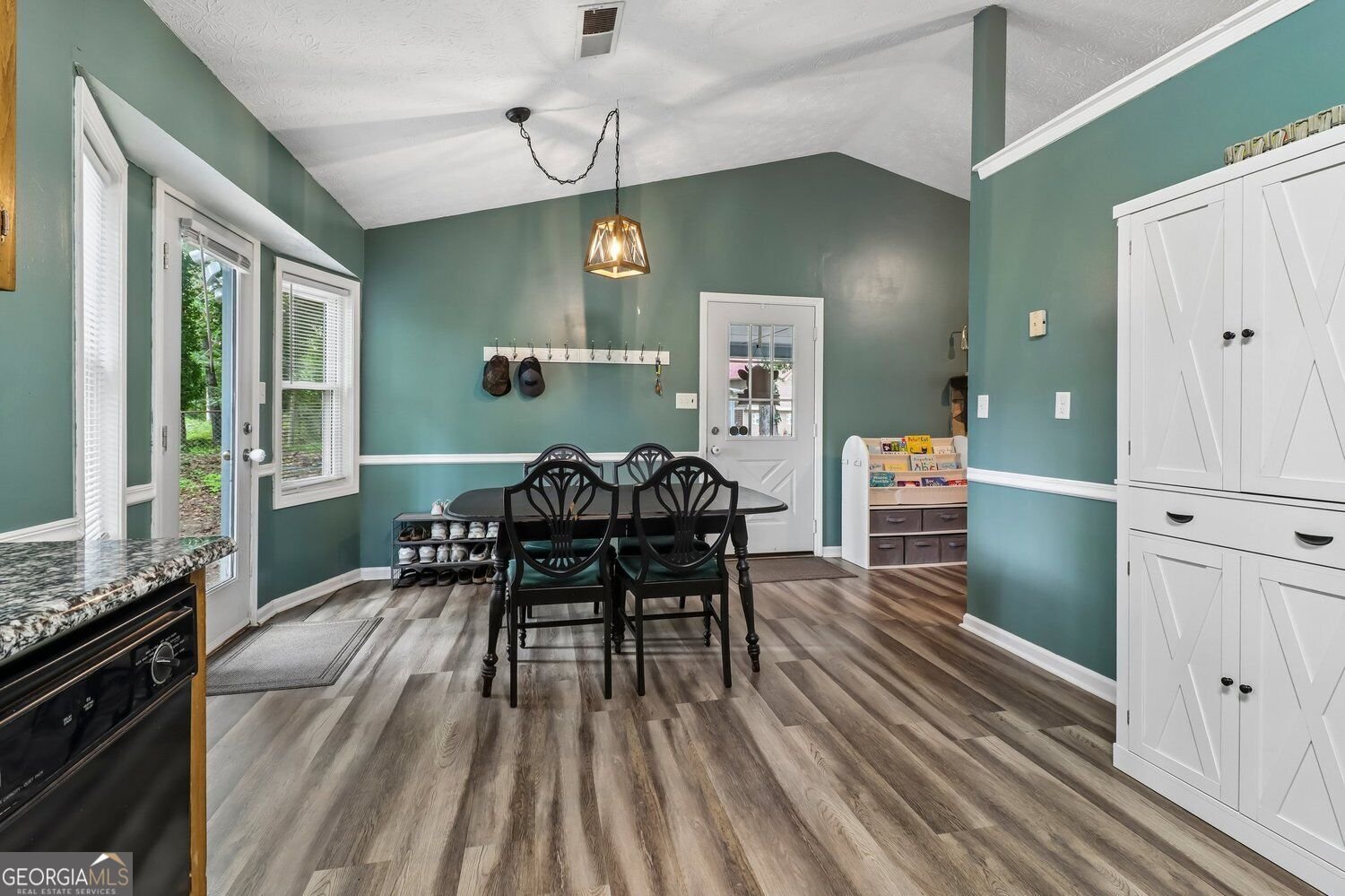 2580 Suncrest Court Buford - Photo 9