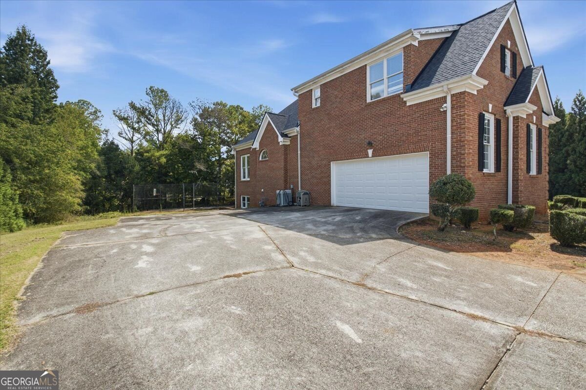 140 Lake Lucinda Drive Covington - Photo 28