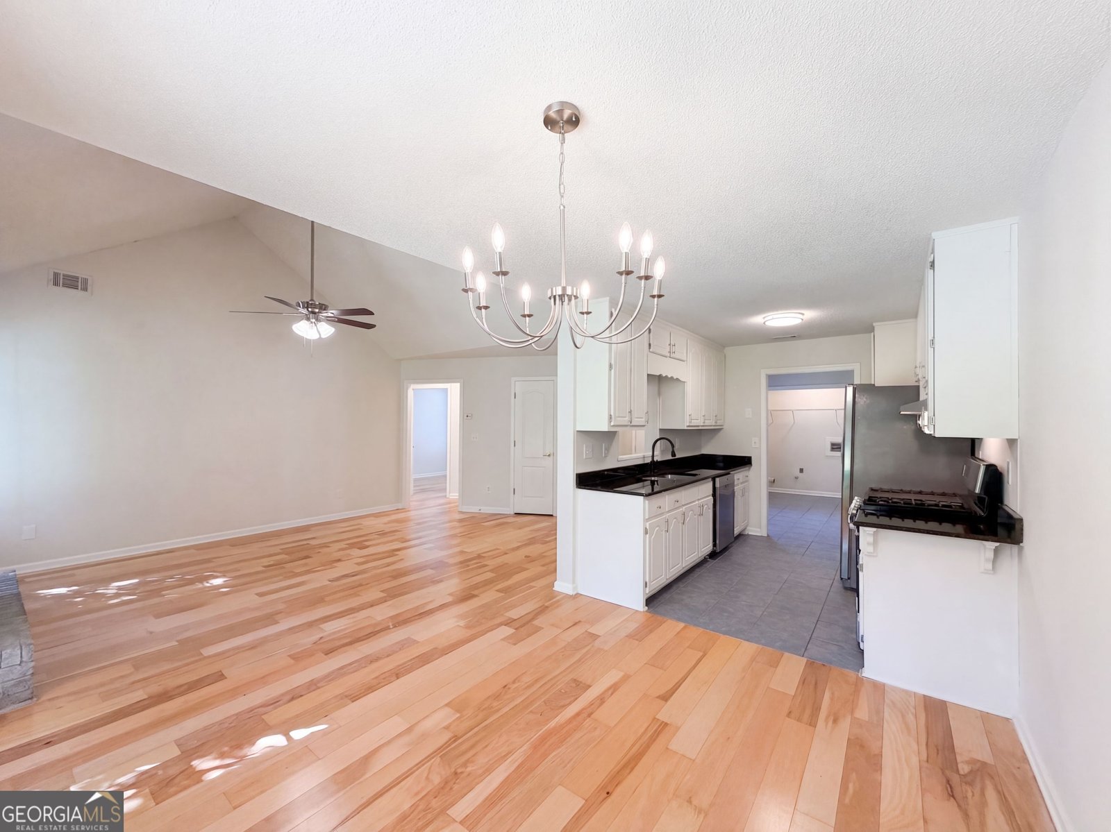 105 Nanci Court Stockbridge - Photo 12